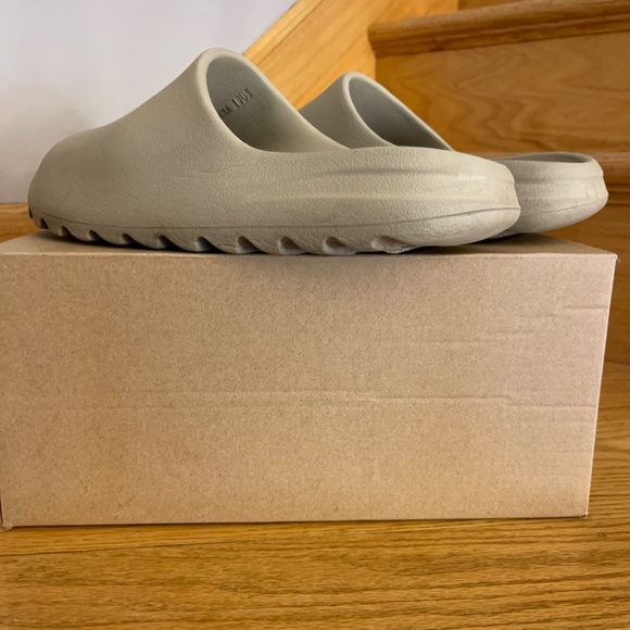 Yeezy slide resin size 10m main image 4